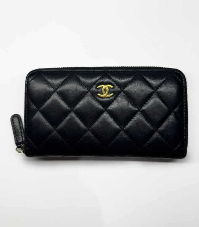 Chanel Classic Wallet GHW Zipper Lambskin